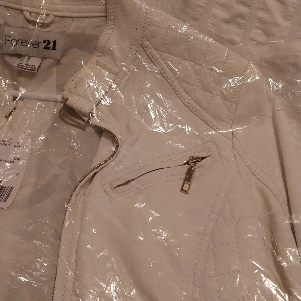 Jacket - Picture 6 of 16